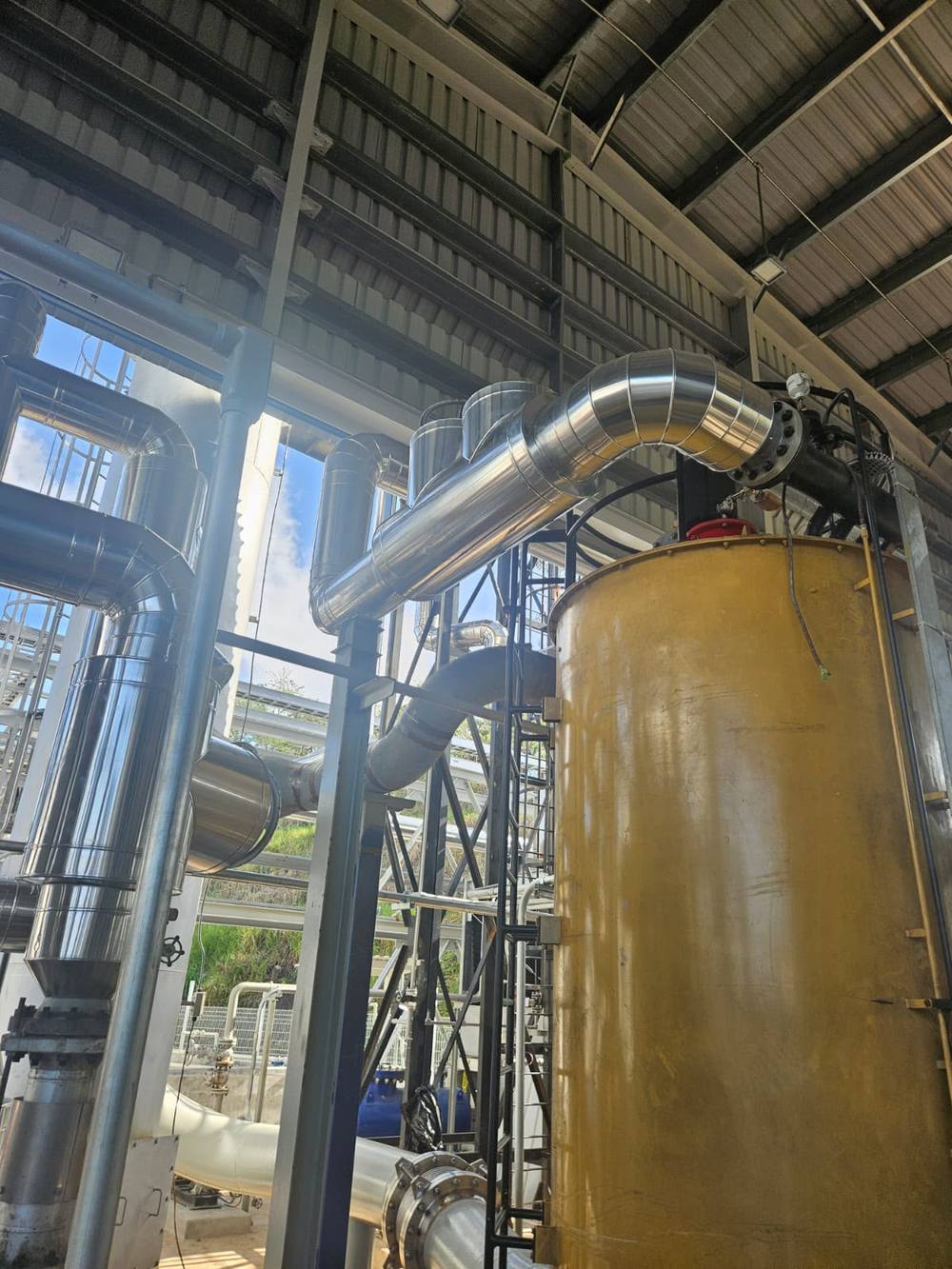 Materiales de aislamiento térmico aplicados en equipo industrial