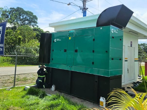 Deflectores de aire para cabina insonora de generador de energía